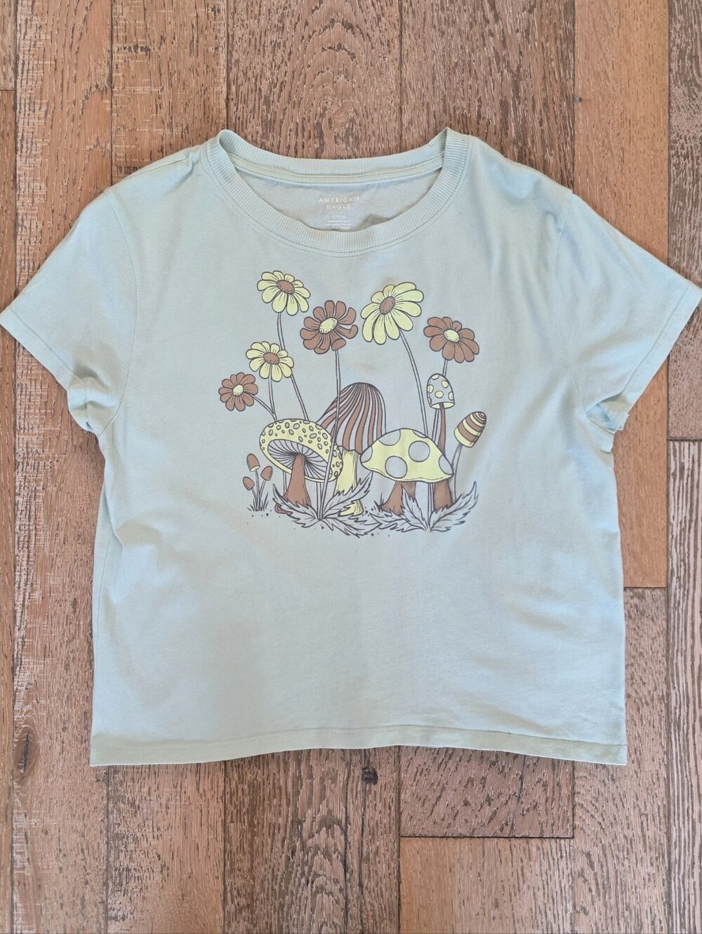 American Eagle 100% Cotton Mint Green Mushroom Daisy Graphic Tee cottagecore